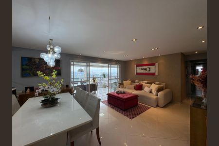 Casa à venda com 167m², 3 quartos e 4 vagas Casa à venda com 167m², 3 quartos e 4 vagasSala