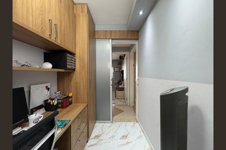 Casa à venda com 167m², 3 quartos e 4 vagas Casa à venda com 167m², 3 quartos e 4 vagasEscritório