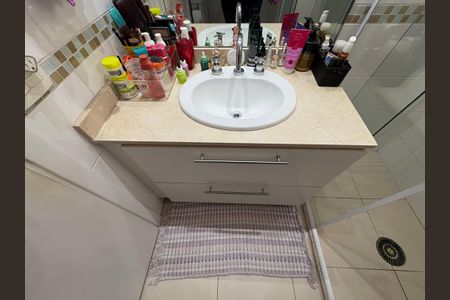 Casa à venda com 167m², 3 quartos e 4 vagas Casa à venda com 167m², 3 quartos e 4 vagasBanheiro da suíte 1