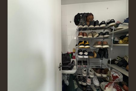 Casa à venda com 167m², 3 quartos e 4 vagas Casa à venda com 167m², 3 quartos e 4 vagasBanheiro de serviço