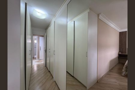 Casa à venda com 167m², 3 quartos e 4 vagas Casa à venda com 167m², 3 quartos e 4 vagasCloset da suíte 3