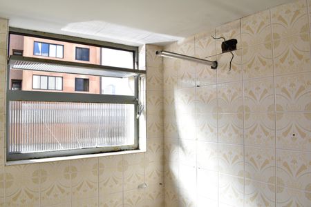 Banheiro de apartamento para alugar com 1 quarto, 36m² em Centro, Curitiba