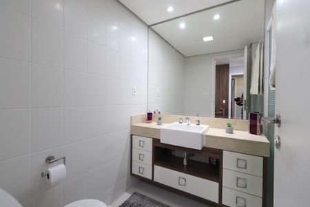 Apartamento à venda com 122m², 2 quartos e 2 vagasBanheiro da Suíte 2