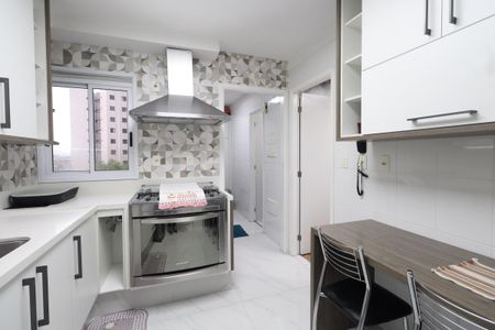 Apartamento à venda com 122m², 2 quartos e 2 vagasCozinha