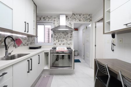 Apartamento à venda com 122m², 2 quartos e 2 vagasCozinha