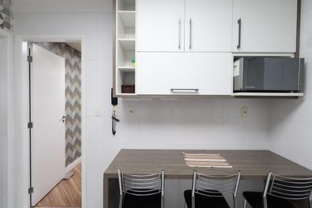 Apartamento à venda com 122m², 2 quartos e 2 vagasCozinha