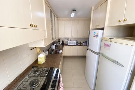 Apartamento para alugar com 205m², 2 quartos e 3 vagas Apartamento para alugar com 205m², 2 quartos e 3 vagasCozinha