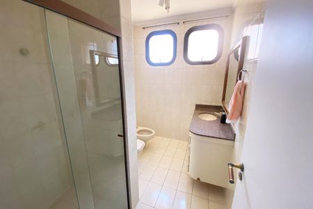 Apartamento para alugar com 205m², 2 quartos e 3 vagas Apartamento para alugar com 205m², 2 quartos e 3 vagasBanheiro da Suíte 2