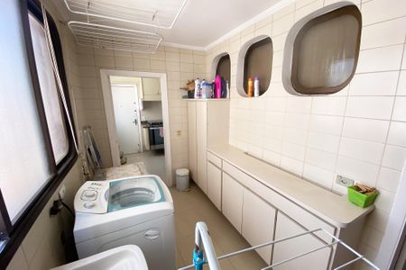 Apartamento para alugar com 205m², 2 quartos e 3 vagas Apartamento para alugar com 205m², 2 quartos e 3 vagasÁrea de Serviço