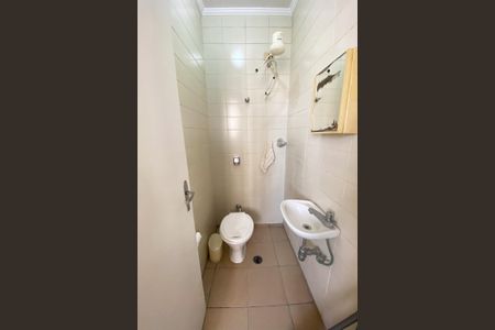 Apartamento para alugar com 205m², 2 quartos e 3 vagas Apartamento para alugar com 205m², 2 quartos e 3 vagasBanheiro de Serviço