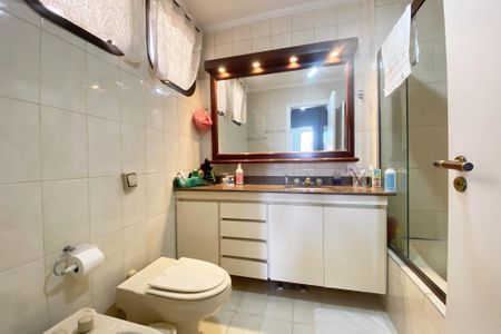 Apartamento para alugar com 205m², 2 quartos e 3 vagas Apartamento para alugar com 205m², 2 quartos e 3 vagasBanheiro da Suíte 3