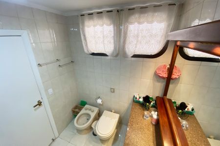 Apartamento para alugar com 205m², 2 quartos e 3 vagas Apartamento para alugar com 205m², 2 quartos e 3 vagasBanheiro da Suíte 3