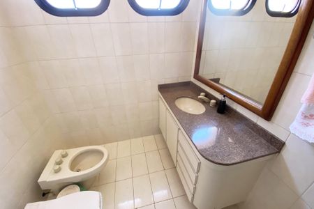 Apartamento para alugar com 205m², 2 quartos e 3 vagas Apartamento para alugar com 205m², 2 quartos e 3 vagasBanheiro da Suíte 2