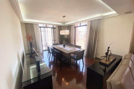 Apartamento para alugar com 205m², 2 quartos e 3 vagas Apartamento para alugar com 205m², 2 quartos e 3 vagasSala
