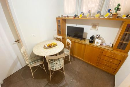 Apartamento para alugar com 205m², 2 quartos e 3 vagas Apartamento para alugar com 205m², 2 quartos e 3 vagasCopa