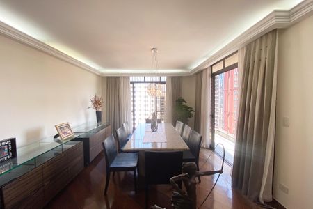 Apartamento para alugar com 205m², 2 quartos e 3 vagas Apartamento para alugar com 205m², 2 quartos e 3 vagasSala de Jantar