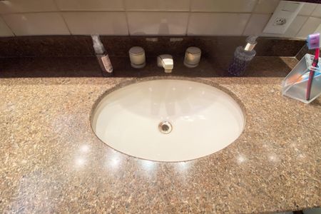 Apartamento para alugar com 205m², 2 quartos e 3 vagas Apartamento para alugar com 205m², 2 quartos e 3 vagasBanheiro da Suíte 3