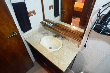 Apartamento à venda com 94m², 3 quartos e 2 vagas Apartamento à venda com 94m², 3 quartos e 2 vagasBanheiro da Suíte