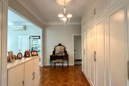 Apartamento à venda com 280m², 5 quartos e 1 vagaSuíte