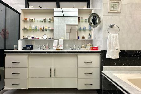 Apartamento à venda com 280m², 5 quartos e 1 vagaBanheiro da Suíte