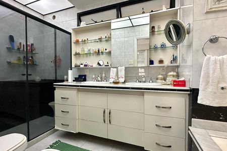 Apartamento à venda com 280m², 5 quartos e 1 vagaBanheiro da Suíte