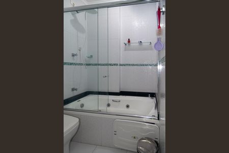 Apartamento à venda com 85m², 2 quartos e sem vagaBanheiro da Suíte