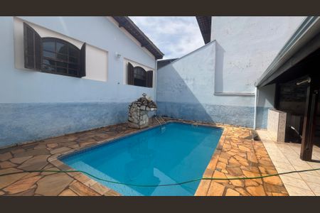 Casa à venda com 260m², 3 quartos e 2 vagasÁrea Externa