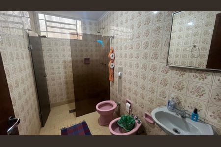 Casa à venda com 260m², 3 quartos e 2 vagasBanheiro