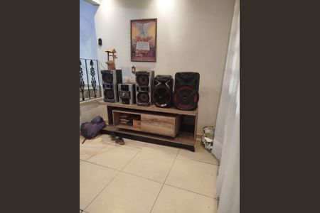 Casa à venda com 320m², 3 quartos e 7 vagas Casa à venda com 320m², 3 quartos e 7 vagasSala