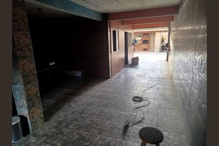 Casa à venda com 320m², 3 quartos e 7 vagas Casa à venda com 320m², 3 quartos e 7 vagasGaragem