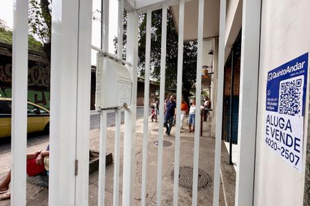 Apartamento à venda com 75m², 2 quartos e sem vagaPlaquinha instalada