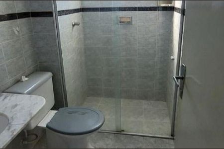 Banheiro de apartamento à venda com 2 quartos, 52m² em Vila Uniao (Zona Leste), Campinas