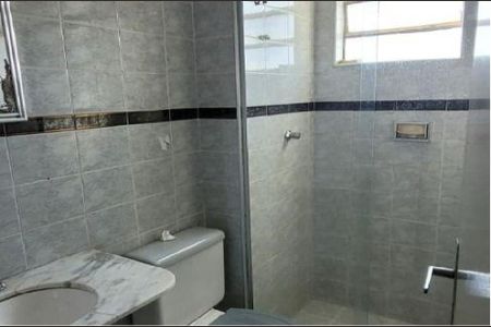 Banheiro de apartamento à venda com 2 quartos, 52m² em Vila Uniao (Zona Leste), Campinas