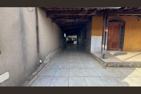 Casa à venda com 360m², 4 quartos e 3 vagas Casa à venda com 360m², 4 quartos e 3 vagasÁrea Externa