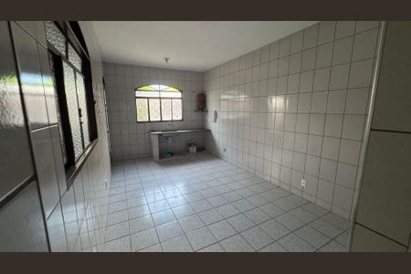 Casa à venda com 360m², 4 quartos e 3 vagas Casa à venda com 360m², 4 quartos e 3 vagasCozinha