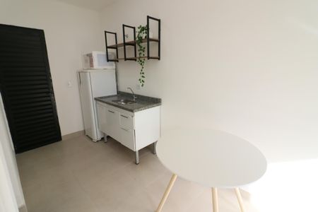 Cozinha de kitnet/studio para alugar com 1 quarto, 23m² em Presidente Altino, Osasco