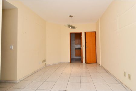 Sala  de apartamento à venda com 3 quartos, 90m² em Horto, Belo Horizonte