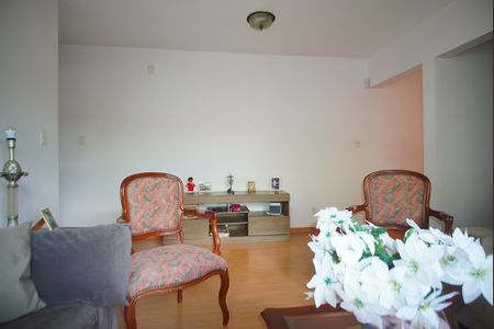 Casa à venda com 300m², 4 quartos e sem vagaSala