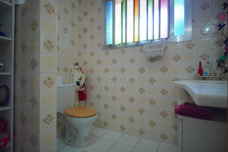 Casa à venda com 300m², 4 quartos e sem vagaBanheiro da Suíte 2