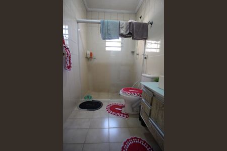 Casa à venda com 133m², 3 quartos e 1 vagaBanheiro