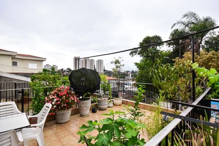 Sacada de casa para alugar com 3 quartos, 137m² em Jardim Cláudia, São Paulo