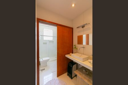 Casa à venda com 360m², 3 quartos e 4 vagasBanheiro