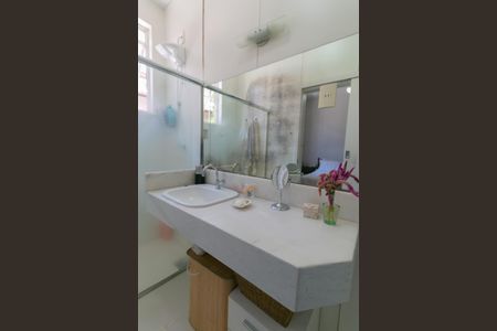 Casa à venda com 360m², 3 quartos e 4 vagasBanheiro da Suíte