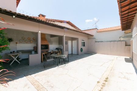 Casa à venda com 360m², 3 quartos e 4 vagasÁrea Externa