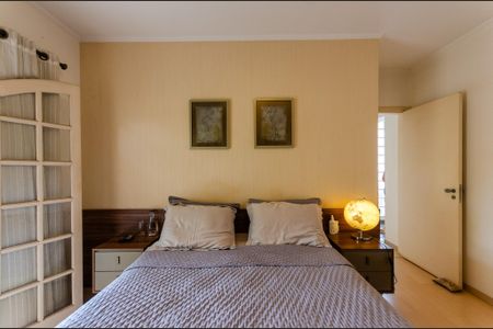 Casa à venda com 420m², 5 quartos e 4 vagasSuíte 2