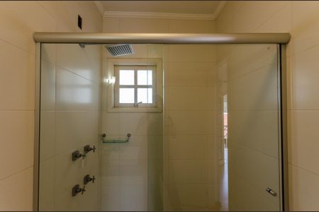 Casa à venda com 420m², 5 quartos e 4 vagasBanheiro da Suíte 1