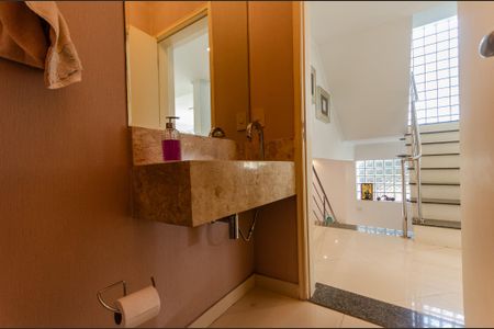 Casa à venda com 420m², 5 quartos e 4 vagasLavabo