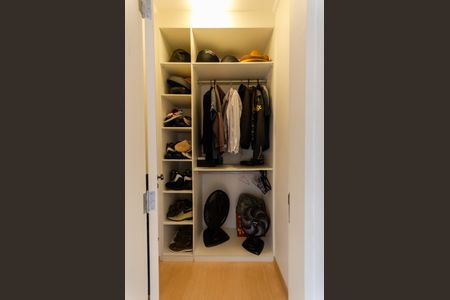 Casa à venda com 420m², 5 quartos e 4 vagasSuíte 1 - Closet