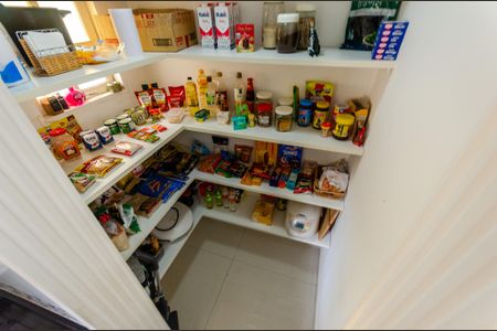 Casa à venda com 420m², 5 quartos e 4 vagasCozinha - Dispensa