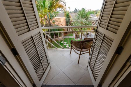 Casa à venda com 420m², 5 quartos e 4 vagasSuíte 2 - Varanda